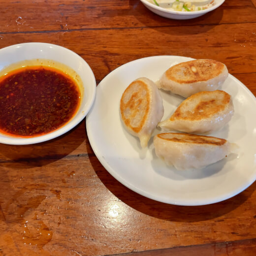 東北人家本館　羊肉の焼き餃子